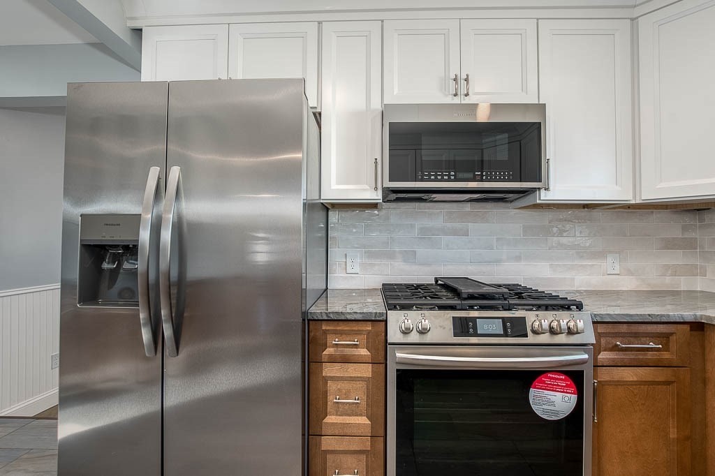 43 Shore Avenue Wareham, MA 02571 - Photo 4 of 42