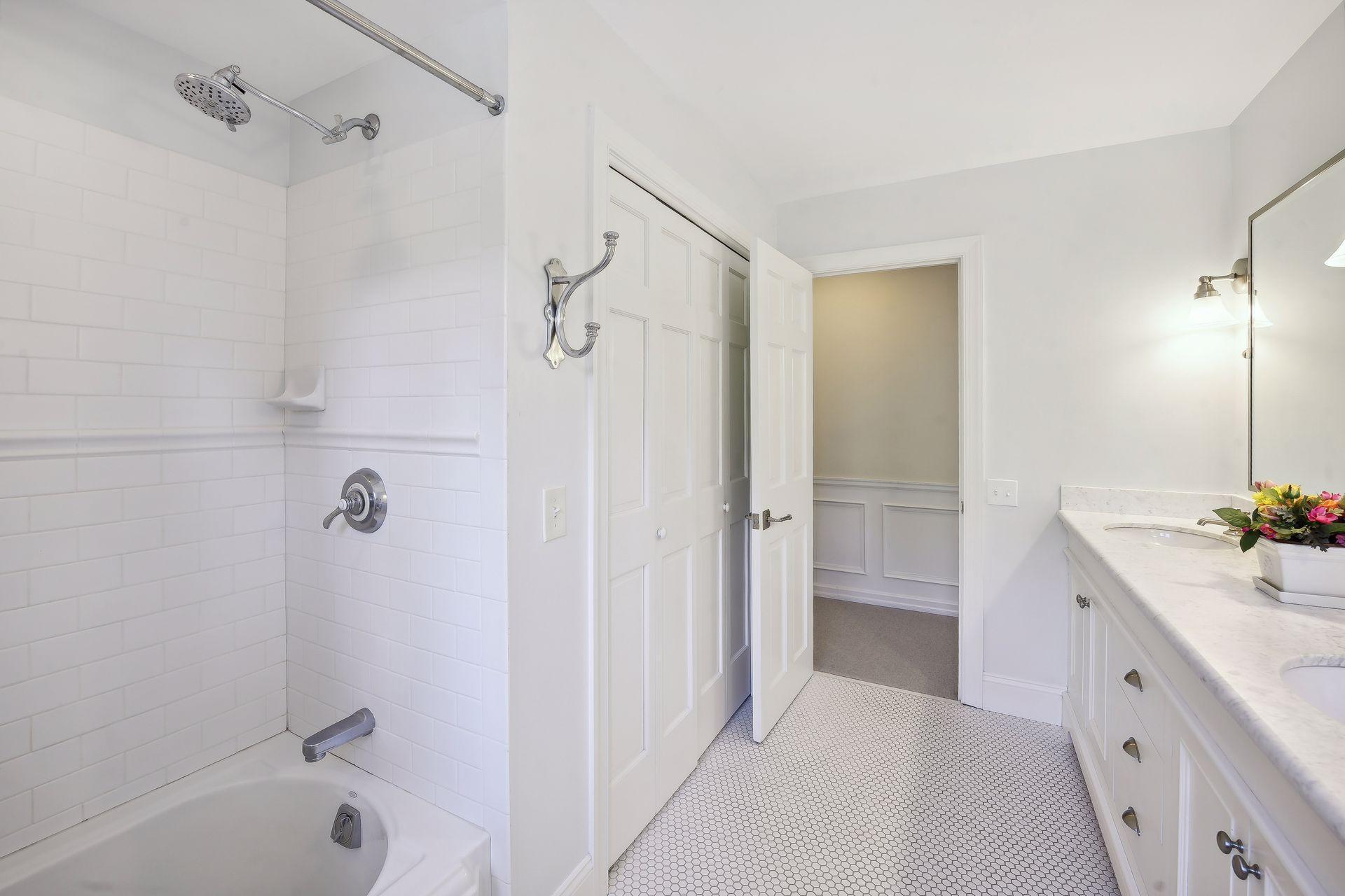 335 Peavey Road Wayzata, MN 55391 - Photo 40 of 50 Gallery Image 40
