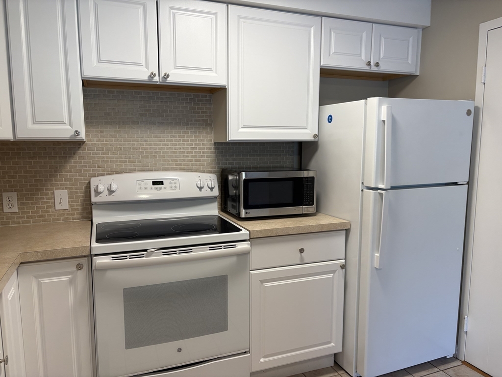 32 Whitman Road, Unit 13 Waltham, MA 02453 - Photo 11 of 26