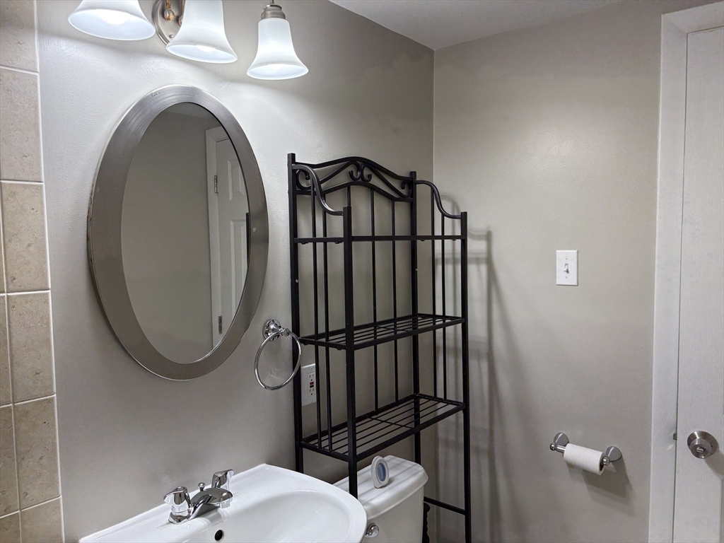 32 Whitman Road, Unit 13 Waltham, MA 02453 - Photo 24 of 26