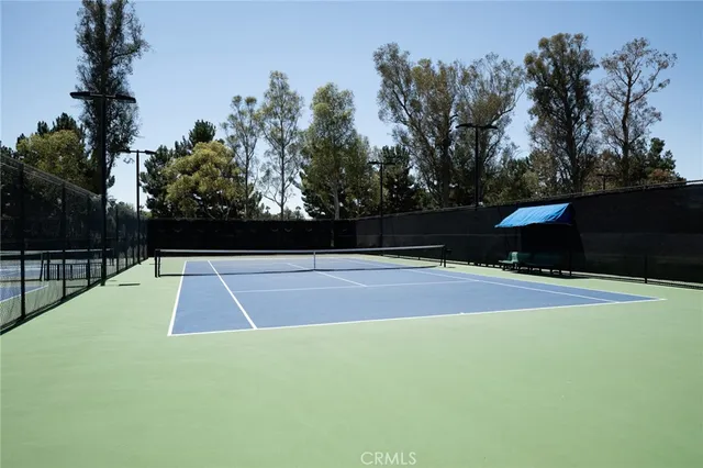 a view of a yard and entertaining space