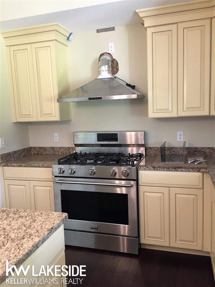 11513 Erin's Way Romeo, MI 48065 - Photo 15 of 32 31322409-14.JPG