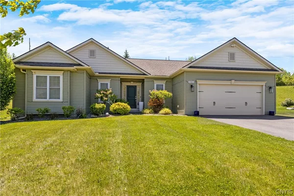 $869,400 | 4461 Southwood Heights Drive, Jamesville, NY 13078
