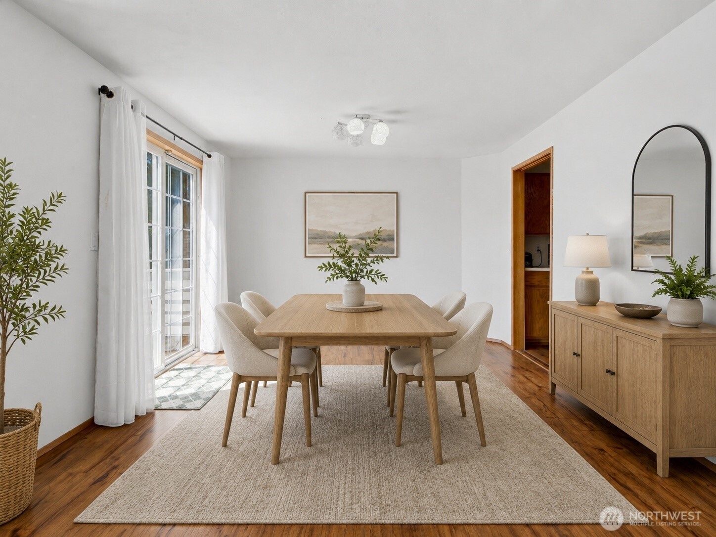 512 North 104th Street Seattle, WA 98133 - Photo 8 of 28