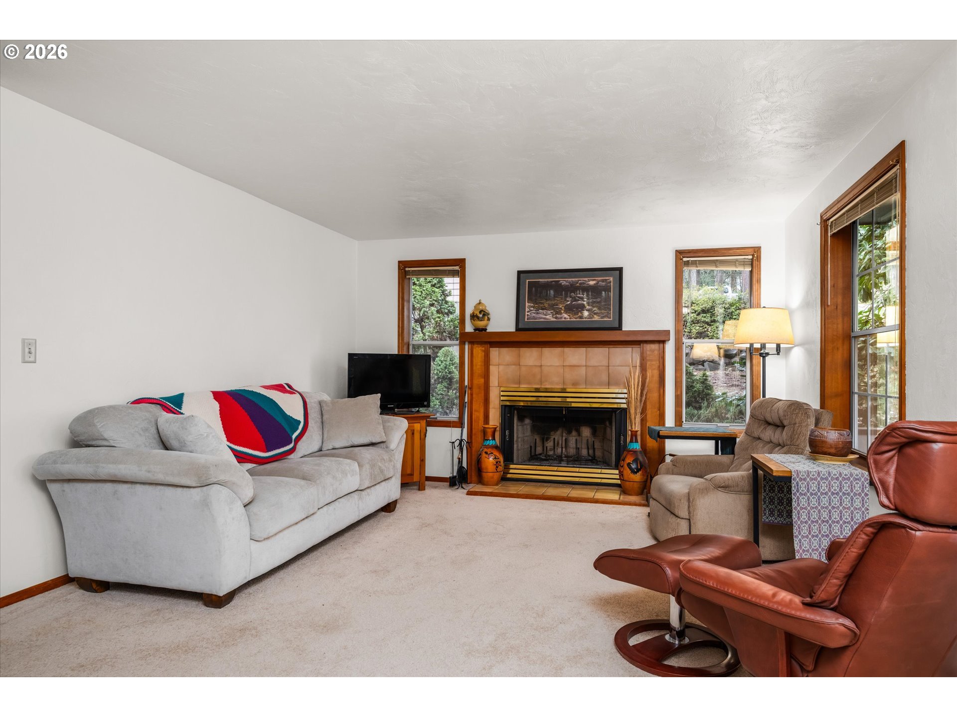 2673 Garfield Street Eugene, OR 97405 - Photo 4 of 42 Living Room