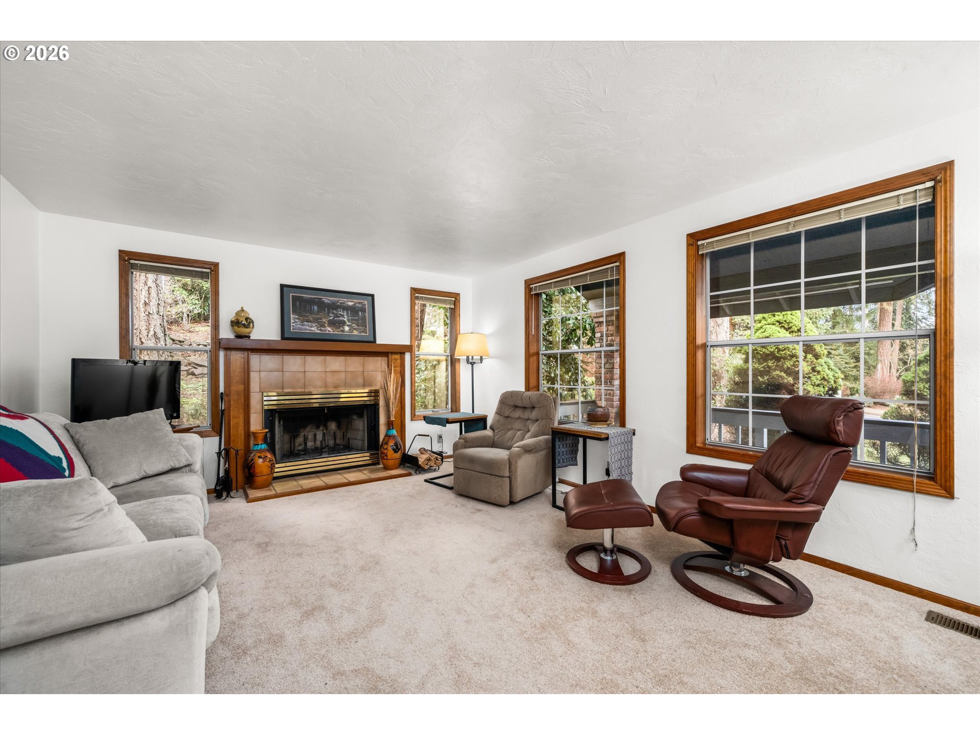 2673 Garfield Street Eugene, OR 97405 - Photo 5 of 42 Living Room