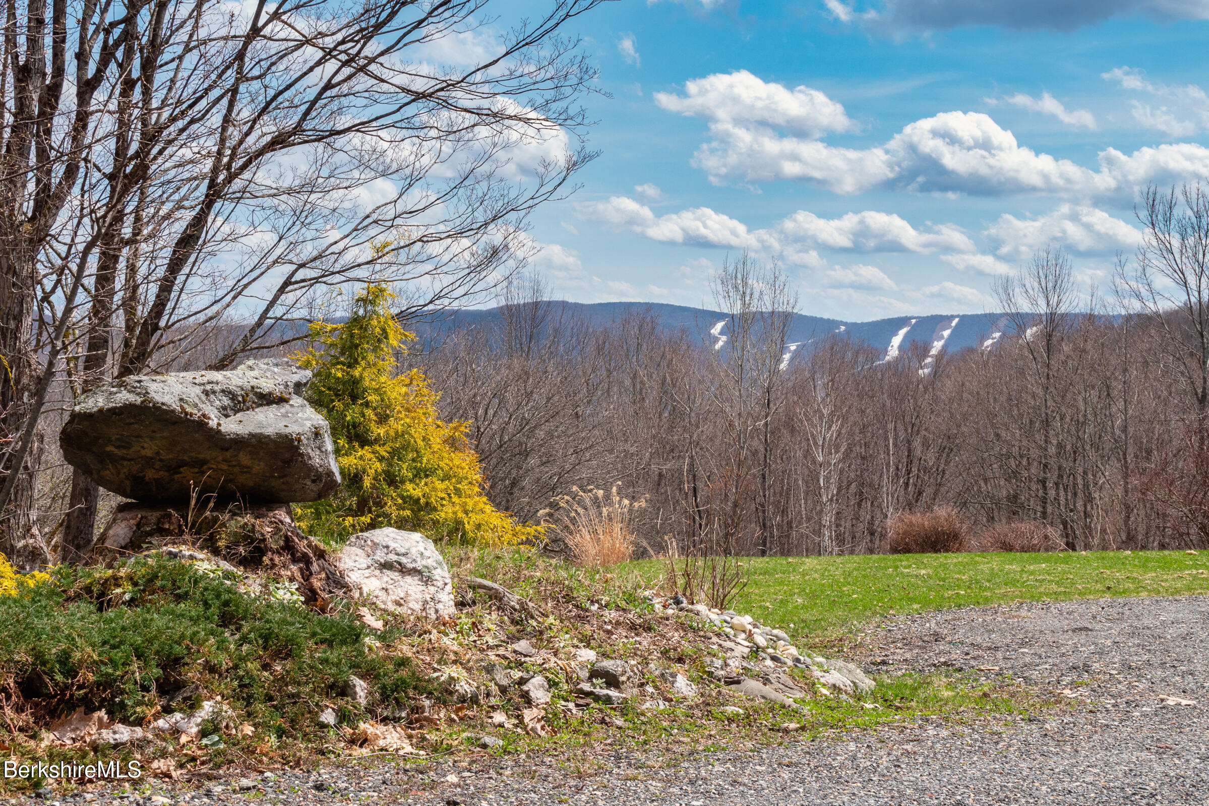 400 Rathbun Road Hancock, MA 01267 - Photo 4 of 62 8