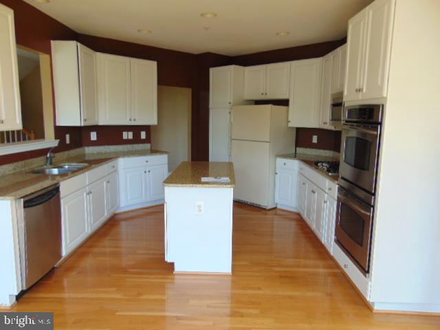 12127 Cypress Spring Road Clarksburg, MD 20871 - Photo 8 of 27 Kitchen