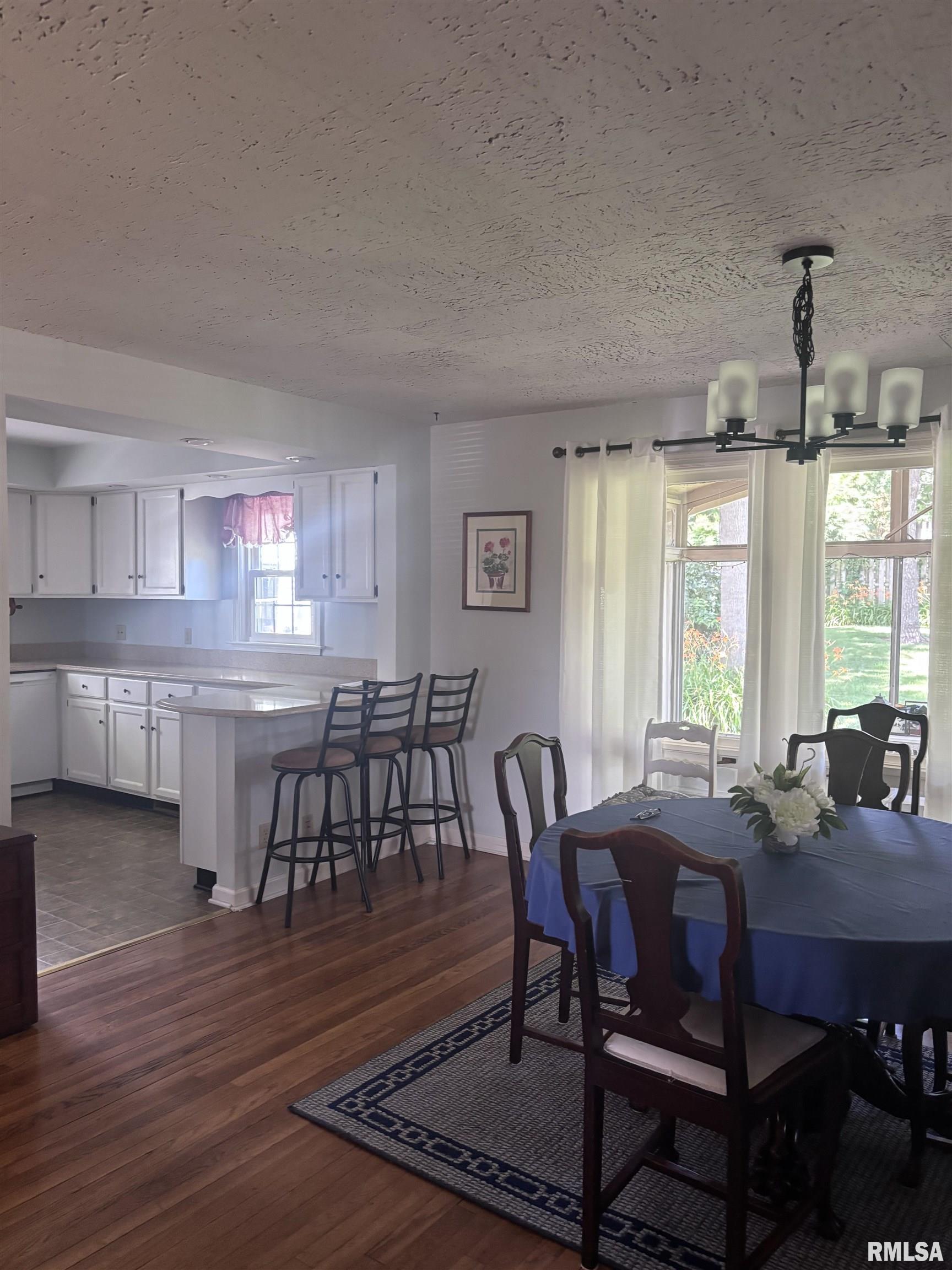 1204 Edgehill Road Jacksonville, IL 62650 - Photo 10 of 32