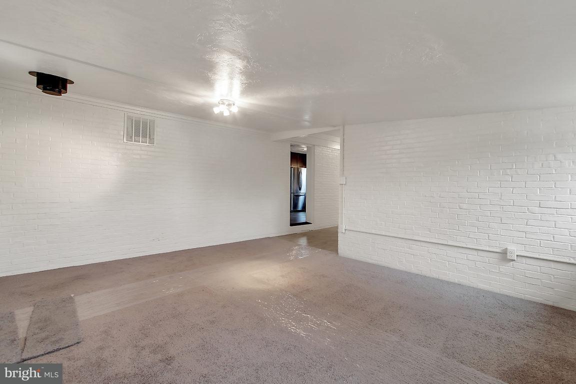 805 Clearmount Road York, PA 17403 - Photo 11 of 26 Gallery Image 11