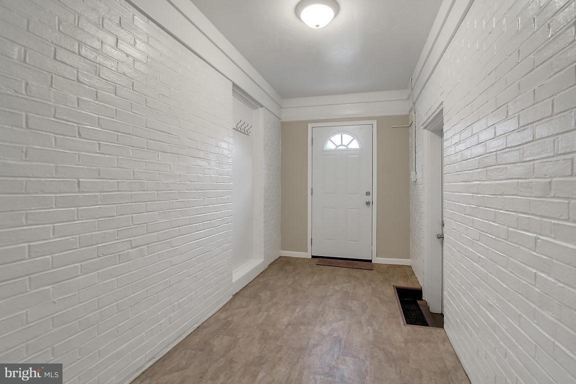 805 Clearmount Road York, PA 17403 - Photo 12 of 26 Gallery Image 12