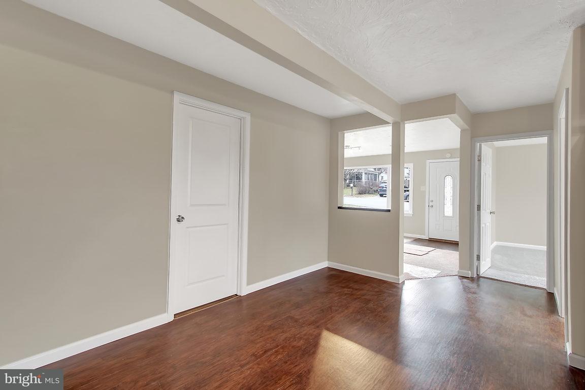 805 Clearmount Road York, PA 17403 - Photo 8 of 26 Gallery Image 8