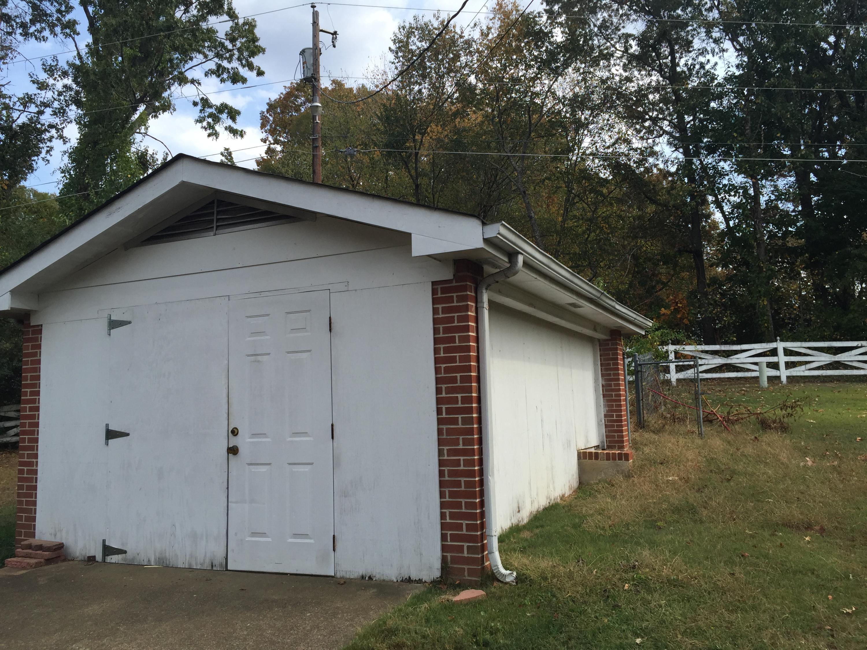 9202 River Oaks Road Harrison, TN 37341 - Photo 5 of 24 IMG_3753