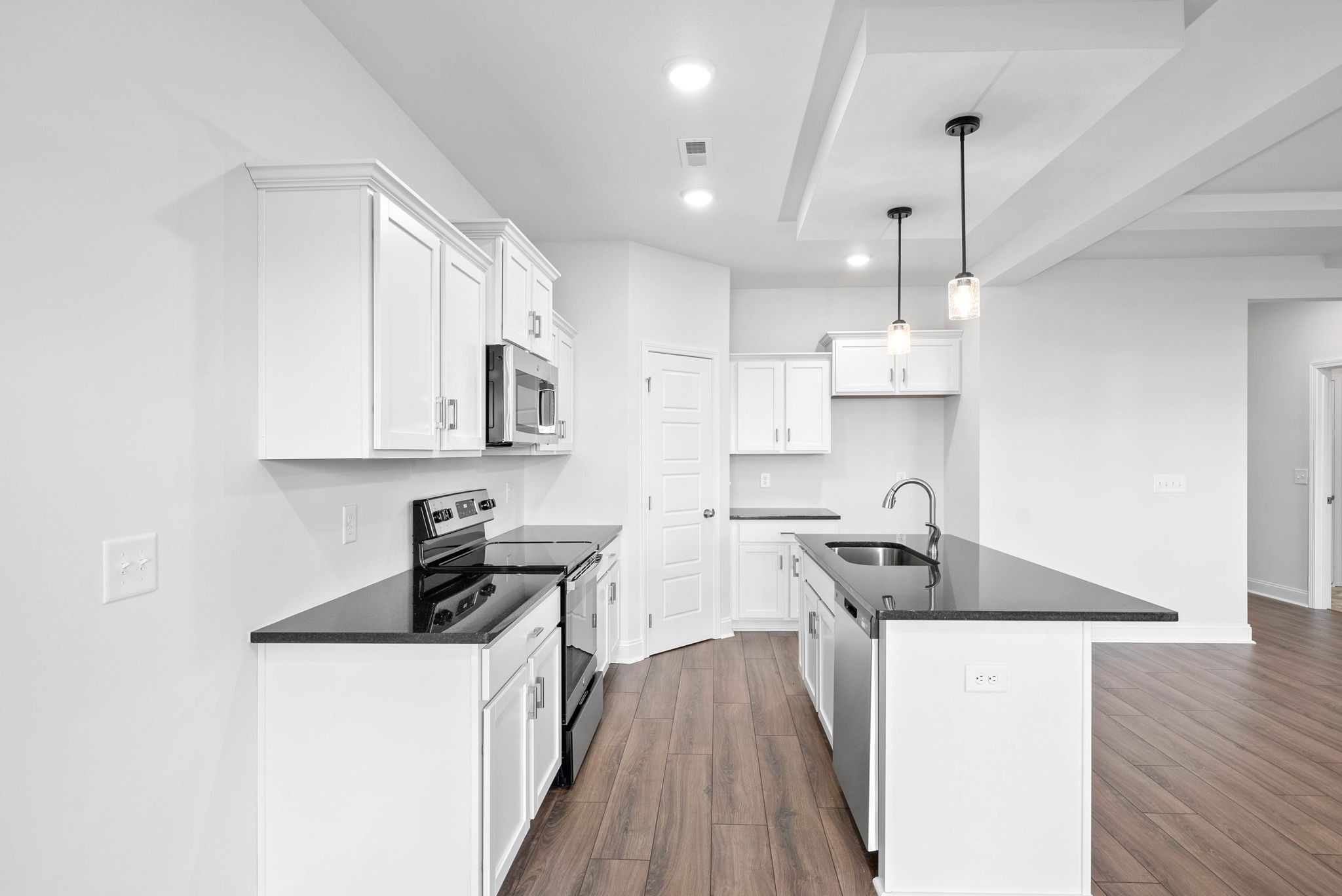 282 Elwell Road Clarksville, TN 37042 - Photo 14 of 33