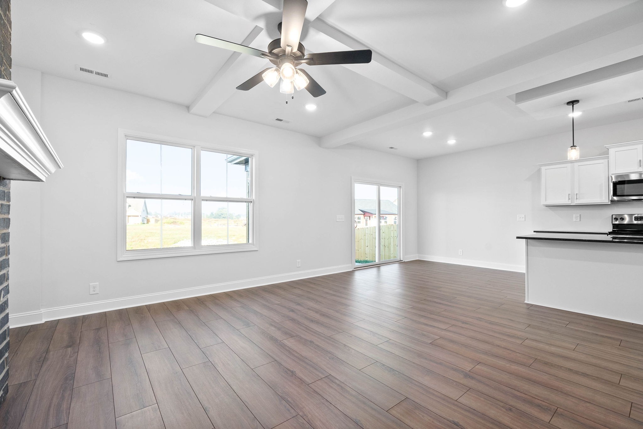 282 Elwell Road Clarksville, TN 37042 - Photo 10 of 33