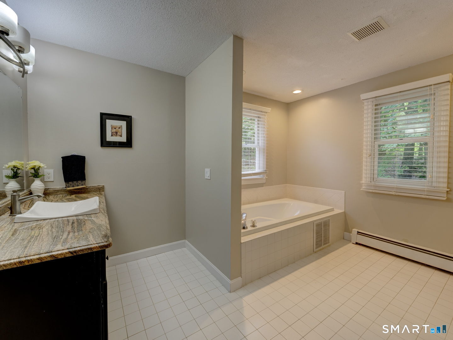 11 Lexington Road Avon, CT 06001 - Photo 25 of 40