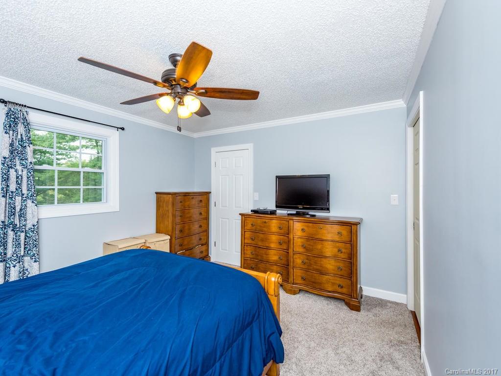 78 Church Road Fairview, NC 28730 - Photo 12 of 23 Gallery Image 12