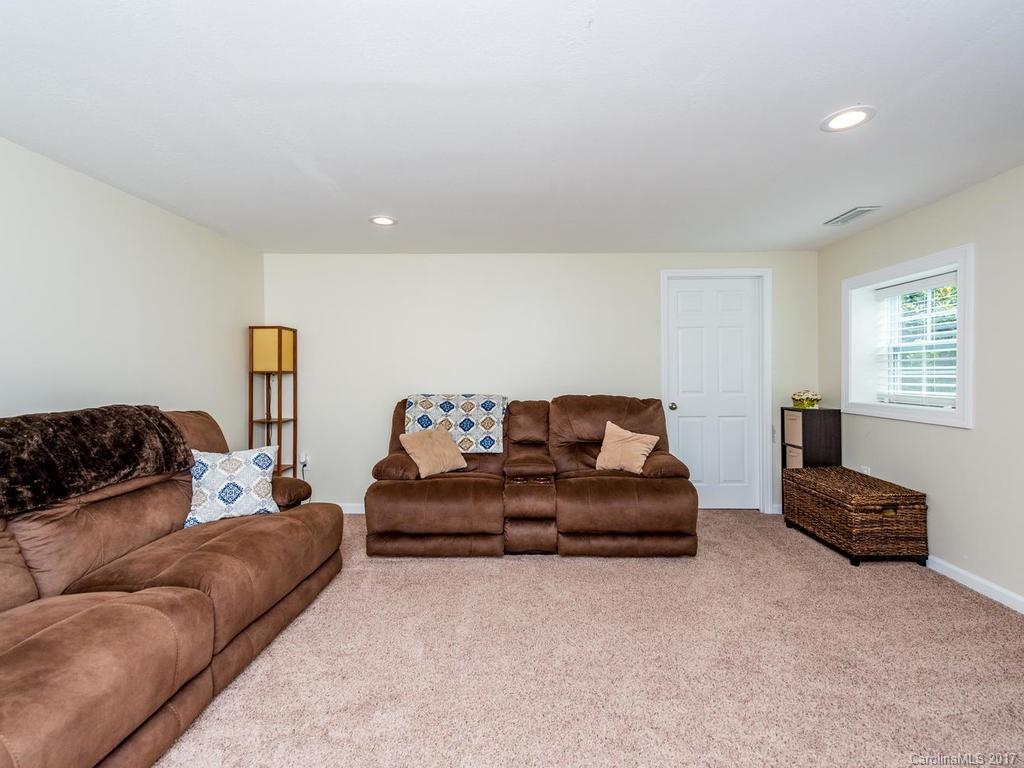 78 Church Road Fairview, NC 28730 - Photo 18 of 23 Gallery Image 18