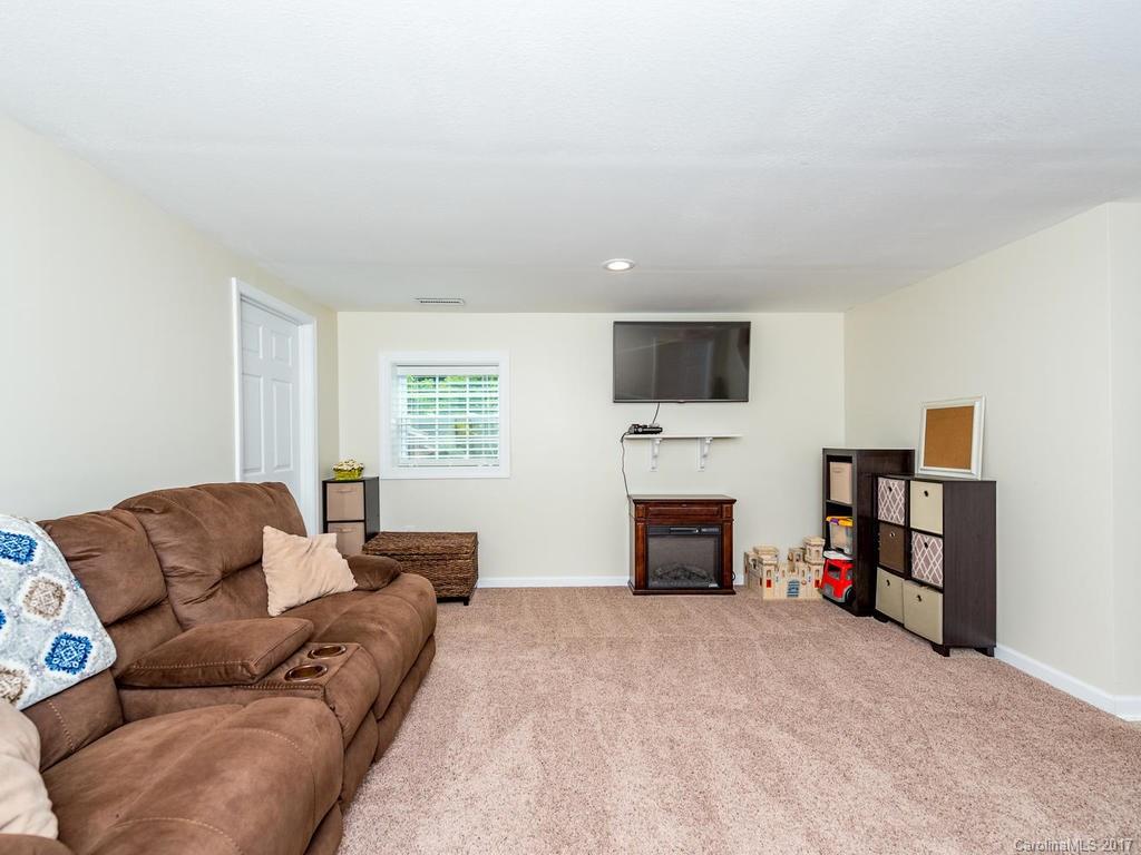 78 Church Road Fairview, NC 28730 - Photo 19 of 23 Gallery Image 19