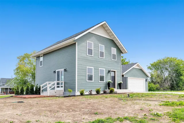 $375,000 | 10892 Stage Road, Brussels, WI 54204