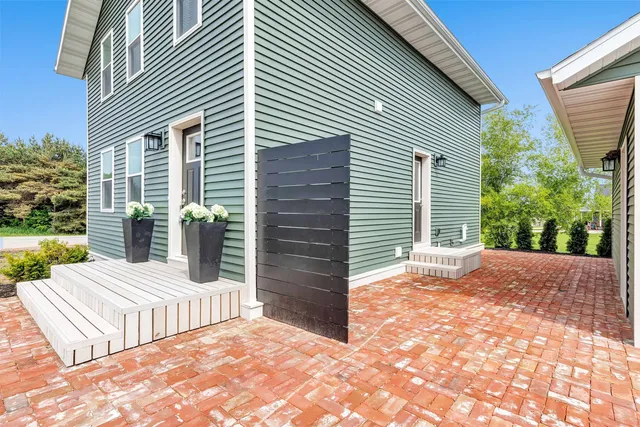 $375,000 | 10892 Stage Road, Brussels, WI 54204