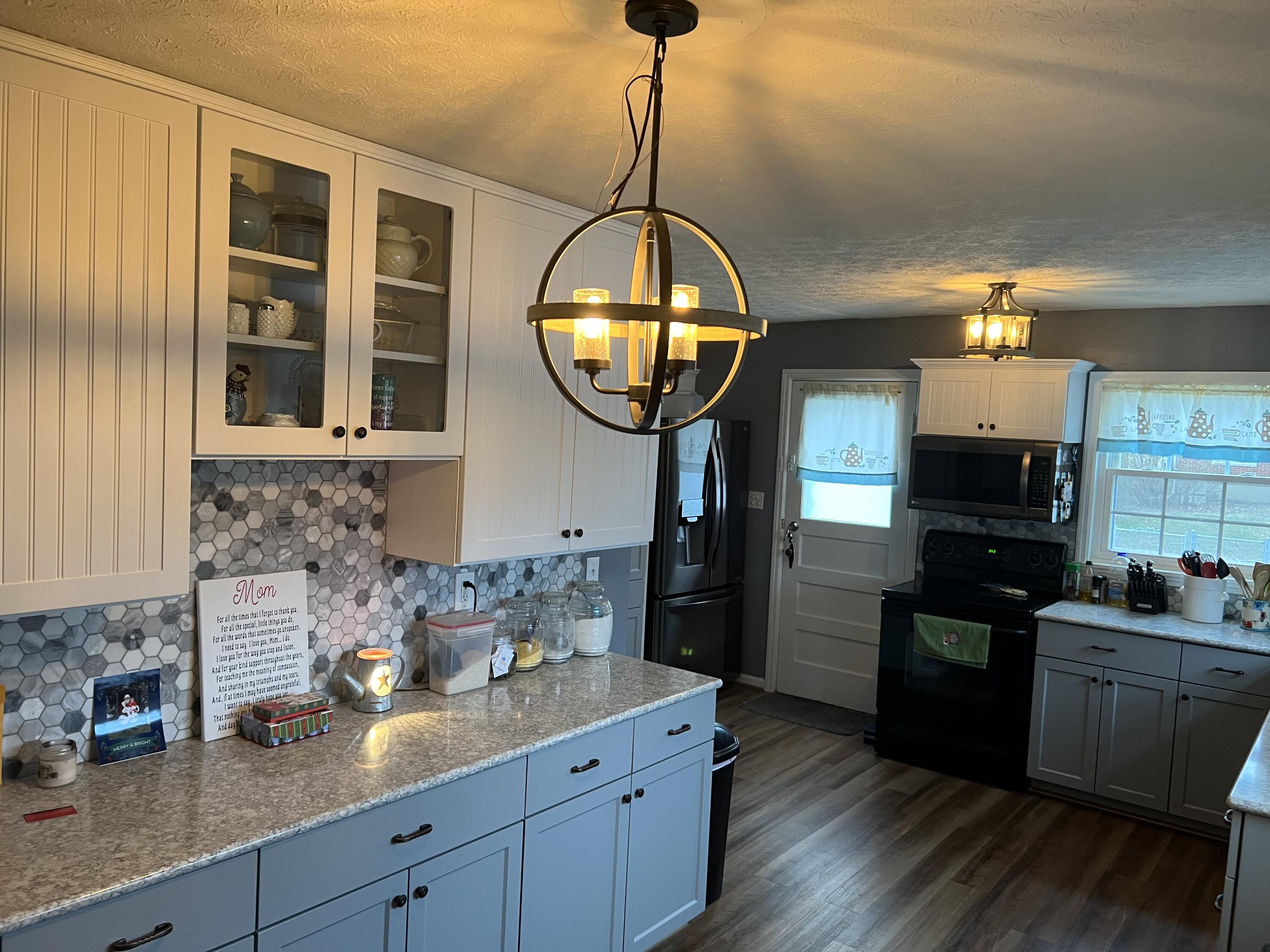 1303 Woodland Road Springfield, OH 45504 - Photo 4 of 12