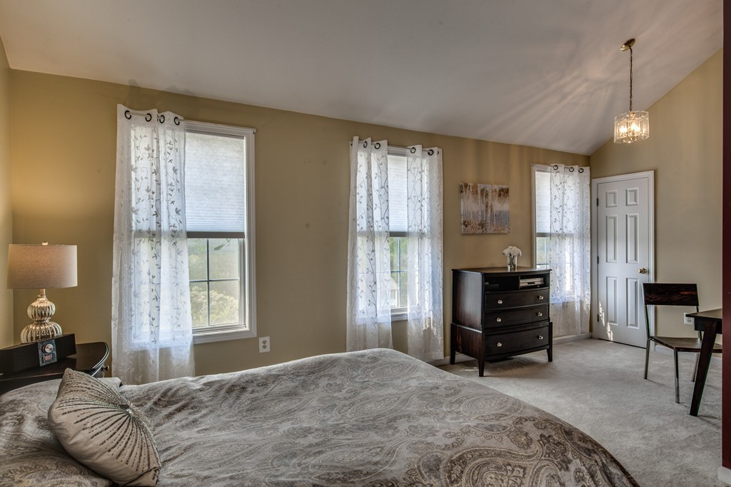 94 Autumn Road Dracut, MA 01826 - Photo 13 of 20
