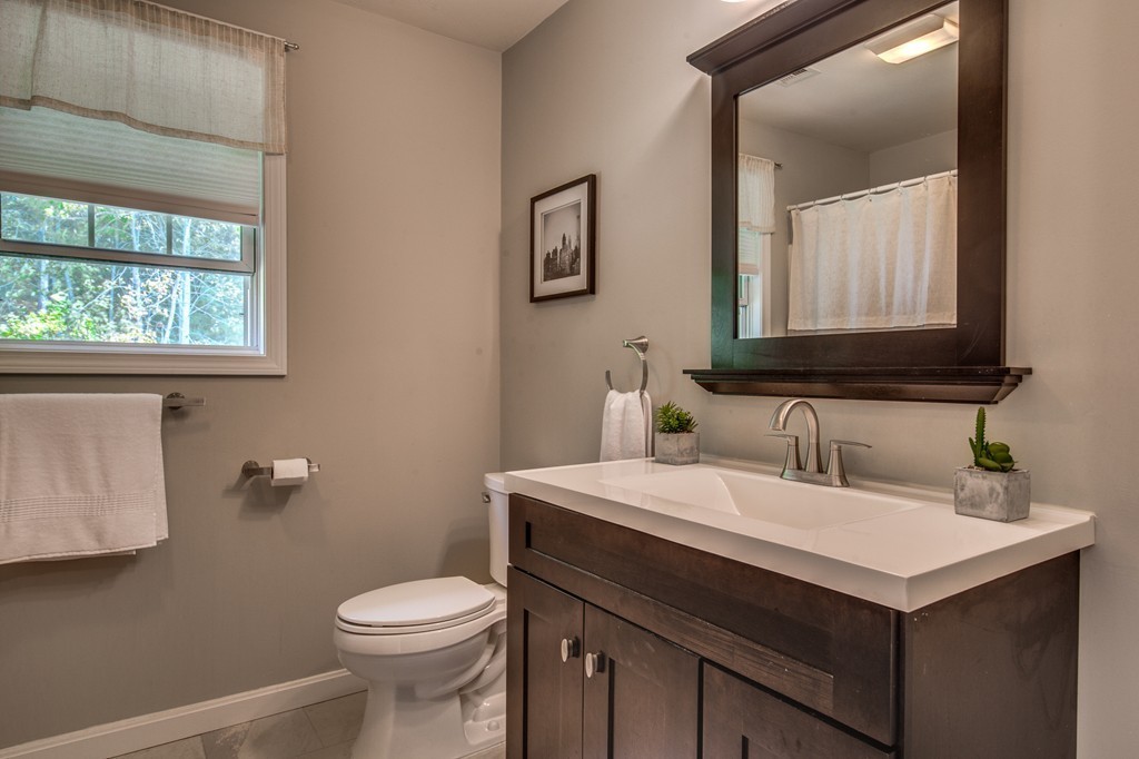 94 Autumn Road Dracut, MA 01826 - Photo 14 of 20