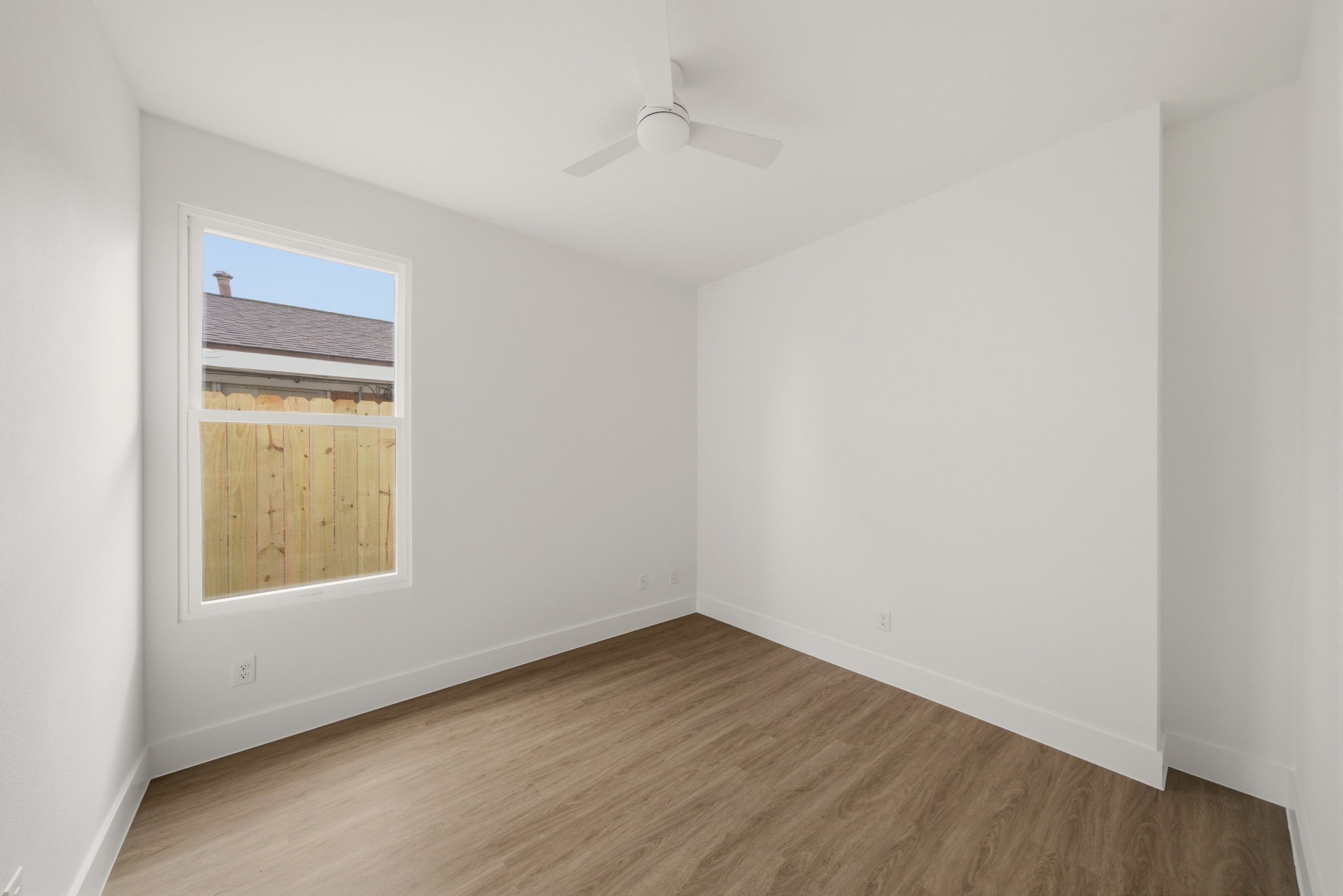 6514 Luce Street Houston, TX 77087 - Photo 27 of 34 an empty room with a window