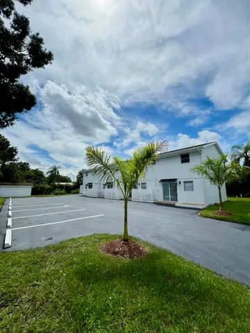 $2,150 | 2819 Southwest Cornell Avenue, Palm City, FL 34990