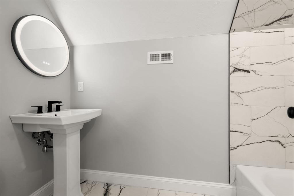 111 Farmers Row Groton, MA 01450 - Photo 21 of 32