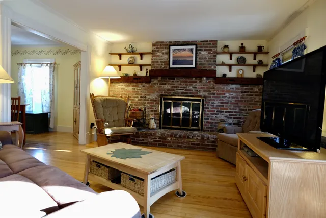 $425,000 | 20 Carter Street, Concord, NH 03301