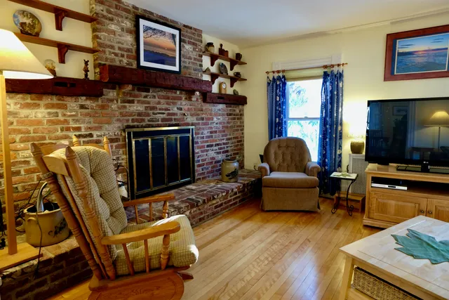 $425,000 | 20 Carter Street, Concord, NH 03301