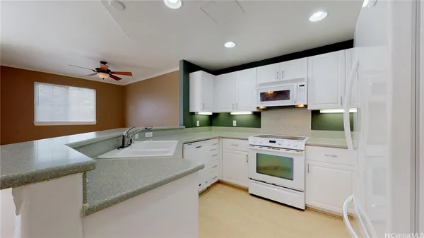$3,600 | 7018 Hawaii Kai Drive, Unit 13, Honolulu, HI 96825