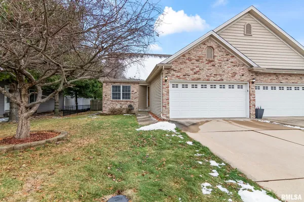 $255,000 | 1620 Magnolia Drive, Chatham, IL 62629