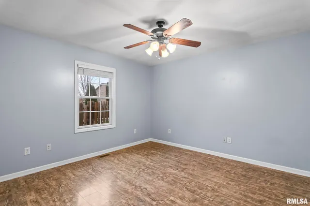 $262,800 | 1620 Magnolia Drive, Chatham, IL 62629