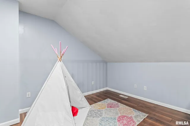 $262,800 | 1620 Magnolia Drive, Chatham, IL 62629