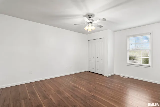 $262,800 | 1620 Magnolia Drive, Chatham, IL 62629