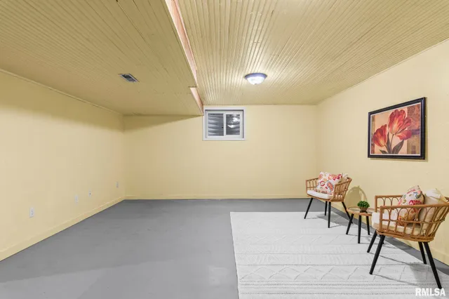 $262,800 | 1620 Magnolia Drive, Chatham, IL 62629