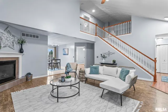 $262,800 | 1620 Magnolia Drive, Chatham, IL 62629