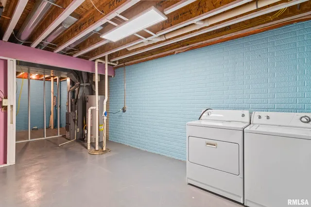 $262,800 | 1620 Magnolia Drive, Chatham, IL 62629