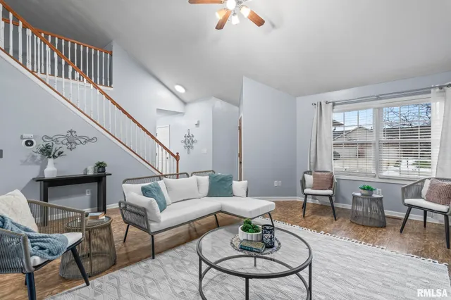 $262,800 | 1620 Magnolia Drive, Chatham, IL 62629