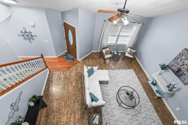 $262,800 | 1620 Magnolia Drive, Chatham, IL 62629