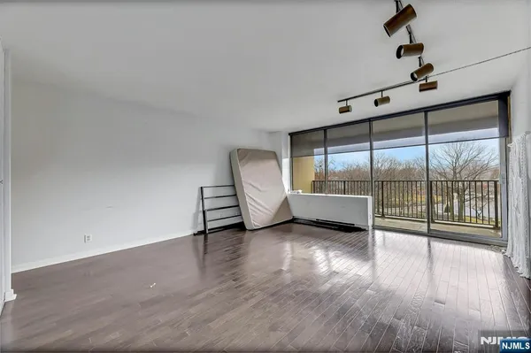 $115,000 | 6 Horizon Road, Unit 306, Fort Lee, NJ 07024