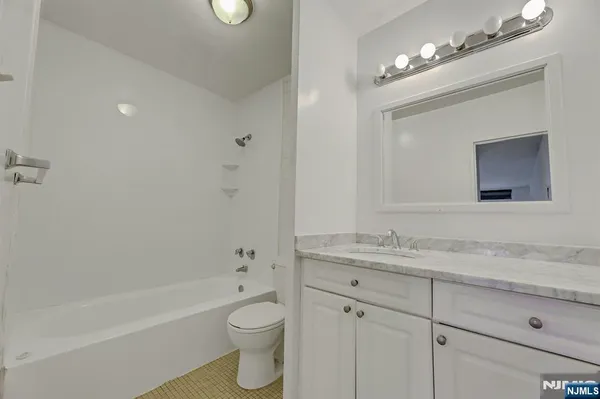 $115,000 | 6 Horizon Road, Unit 306, Fort Lee, NJ 07024