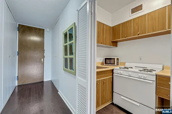 $115,000 | 6 Horizon Road, Unit 306, Fort Lee, NJ 07024