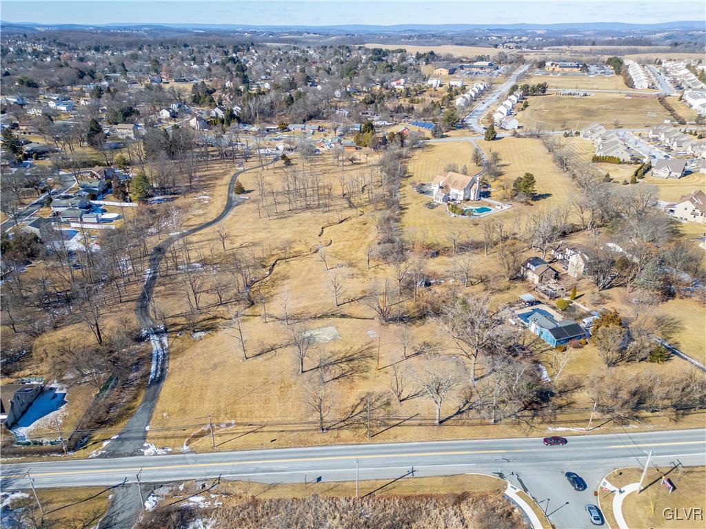 1450 Blue Barn Road Allentown, PA 18104 - Photo 3 of 9 Gallery Image 3