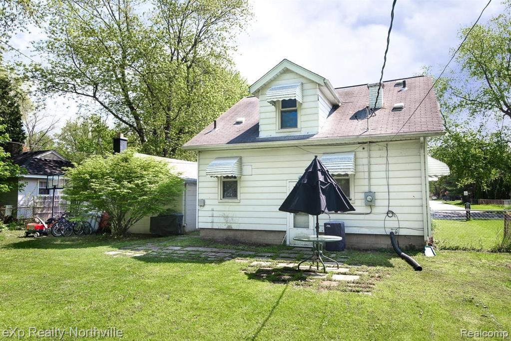 21705 Middlebelt Road Farmington Hills, MI 48336 - Photo 4 of 24