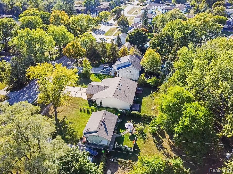 914 North Road Fenton, MI 48430 - Photo 42 of 57