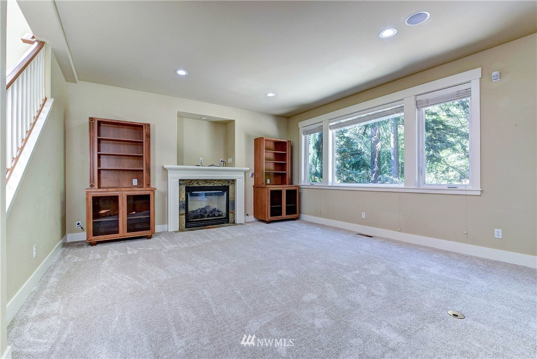 21980 Vine Road Brier, WA 98036 - Photo 12 of 36 Gallery Image 12